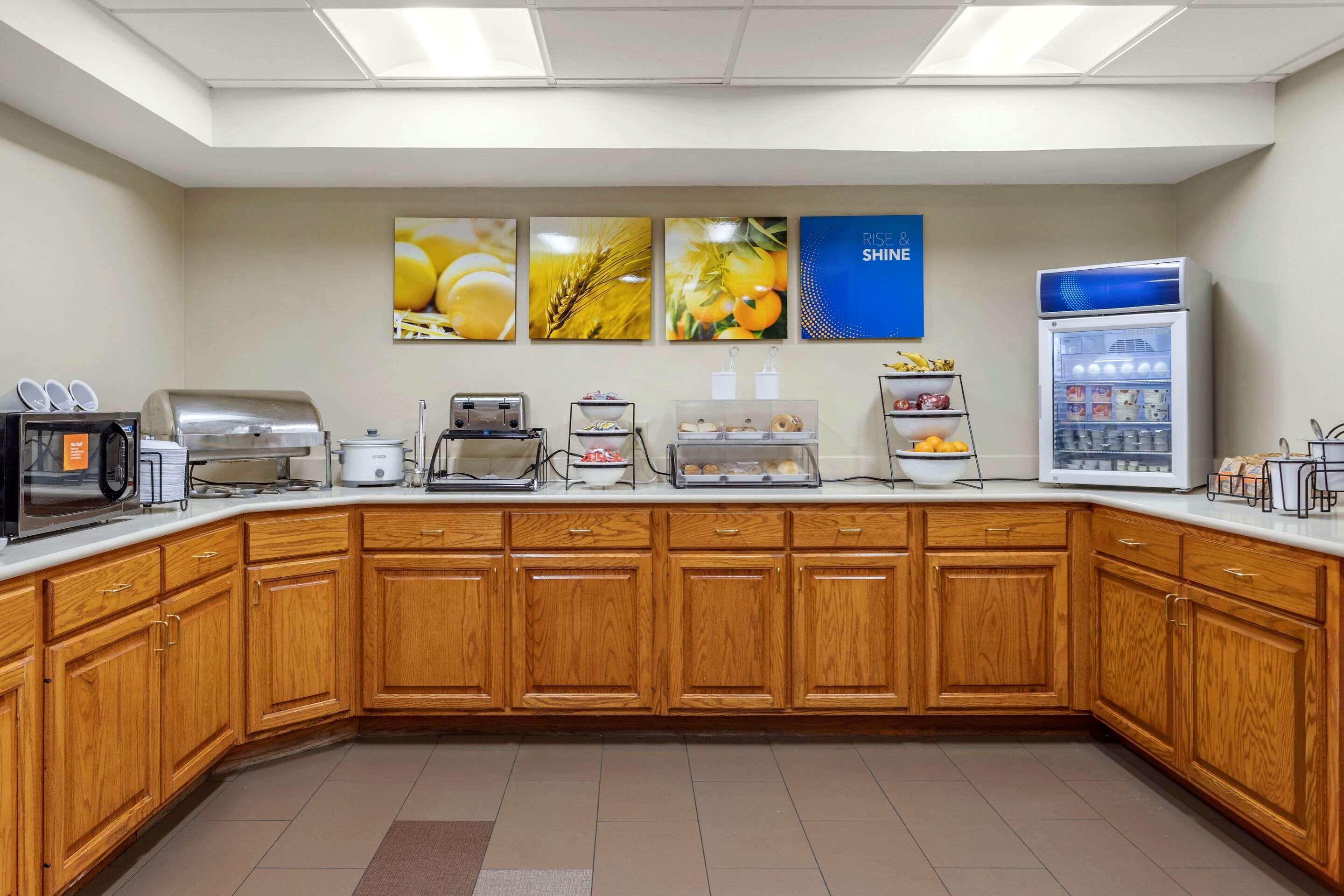 Comfort Inn & Suites Airport Little Rock Esterno foto